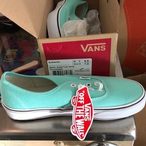 Brand new never Vans women US 7.0